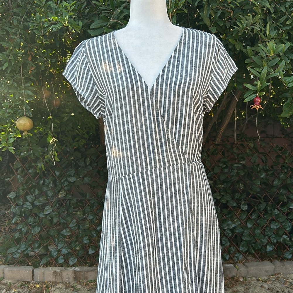 Elan Breezy Striped Wrap Maxi Dress | V-Neck Tie-Back with Raw Ruffle Hem Size M